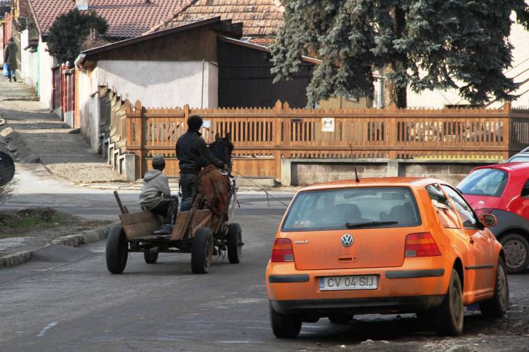 Kivilágítatlan szekér okozott balesetet – ellenőrzik a szekereseket
