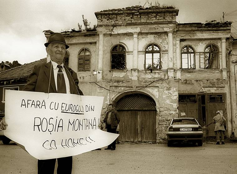 Verespatak, az arany árnyékában