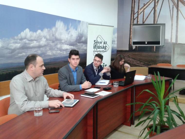 Támogatás a megyei diáktanácsoknak