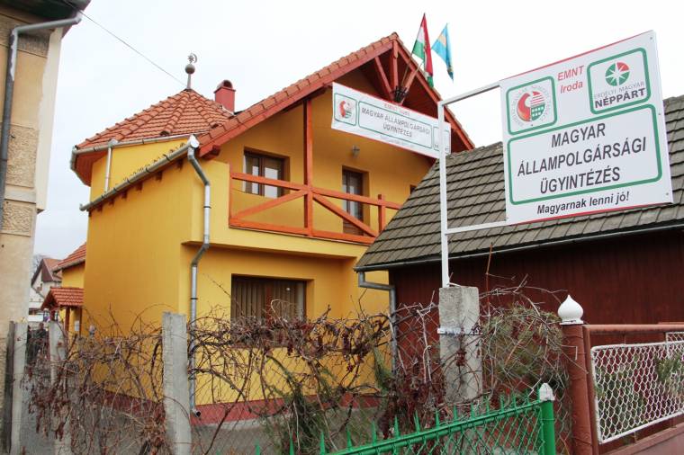 Házról-házra járt az EMNT és az EMNP