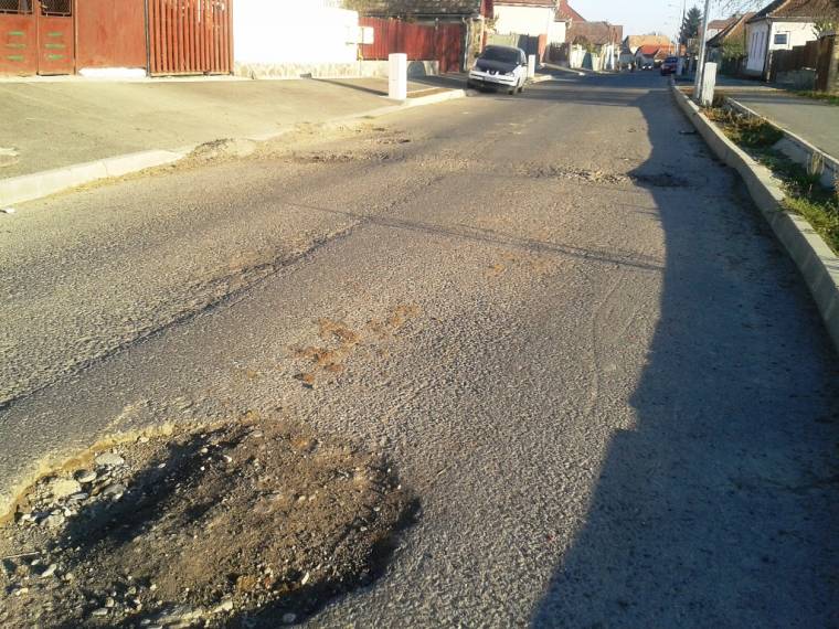 A hanyag cégek fizetik az útjavítást