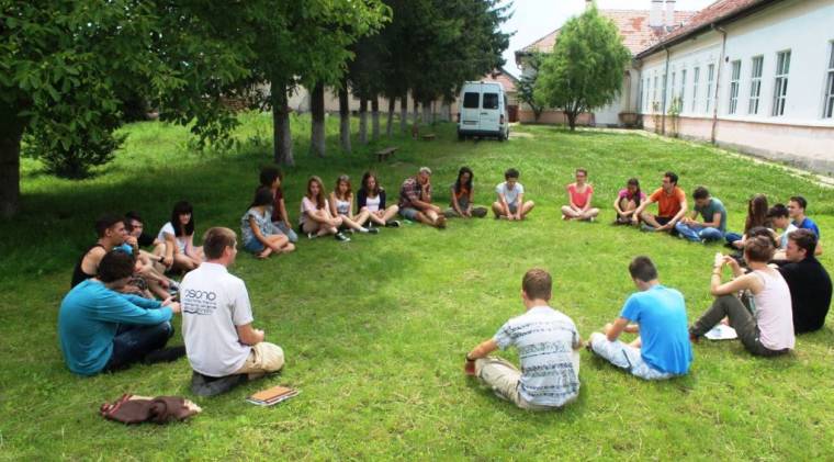 Kezdődik a drámatábor pedagógusoknak