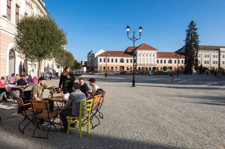 Trikolór teret akarnak a románok Sepsiszentgyörgyön