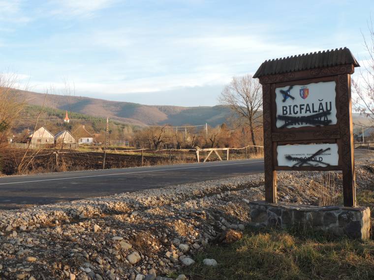 Nem mutatják meg a zászlócseréről készült fényképet