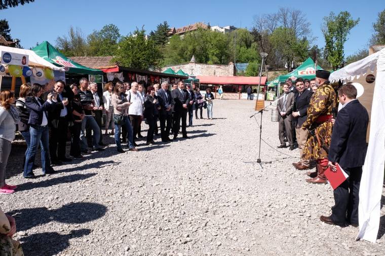 Testvérmegyék és városok utcája a Szent György Napokon