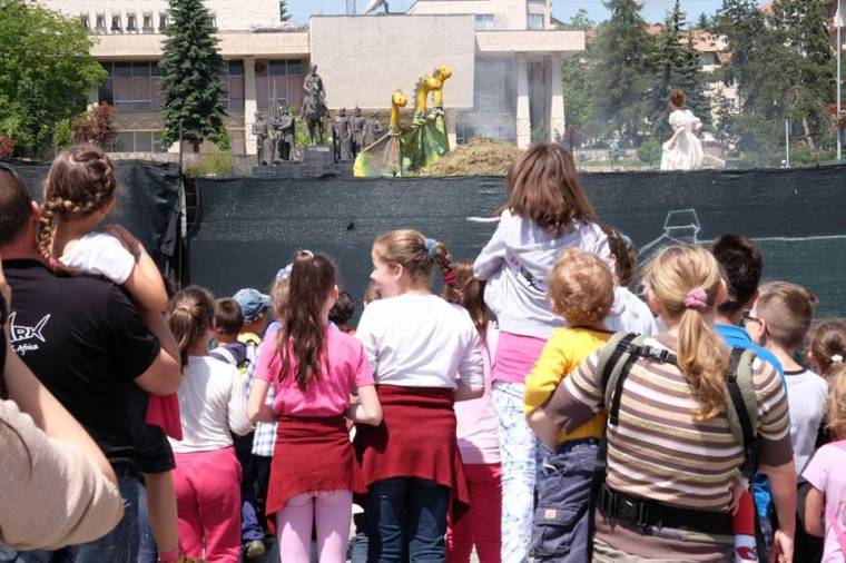 Mesebirodalommá változott a Sepsiszentgyörgy főtere