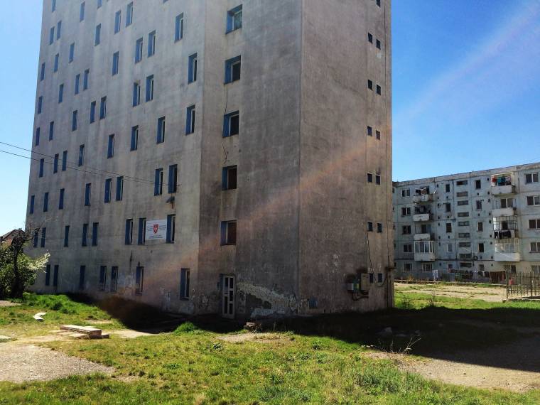 Felújítanák a Sing-Singnek nevezett szociális tömbházat Sepsiszentgyörgyön