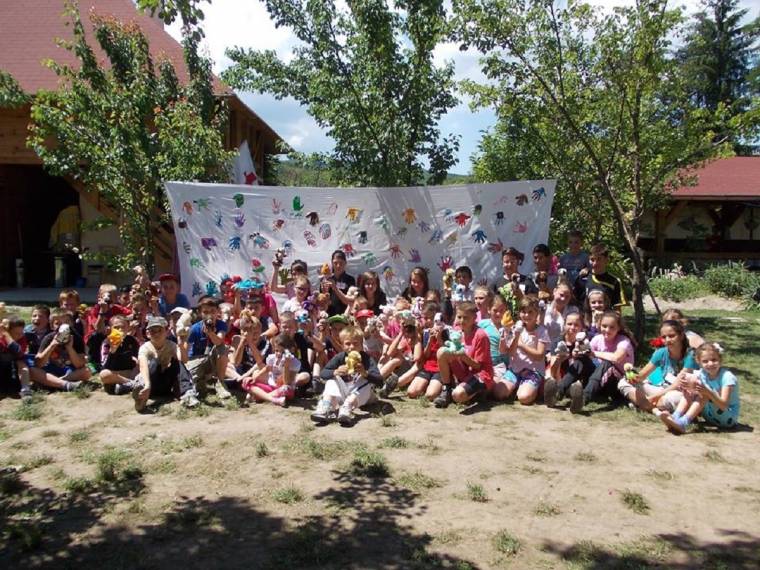 Családi nap a hátrányos helyzetű gyerekek táboroztatásáért
