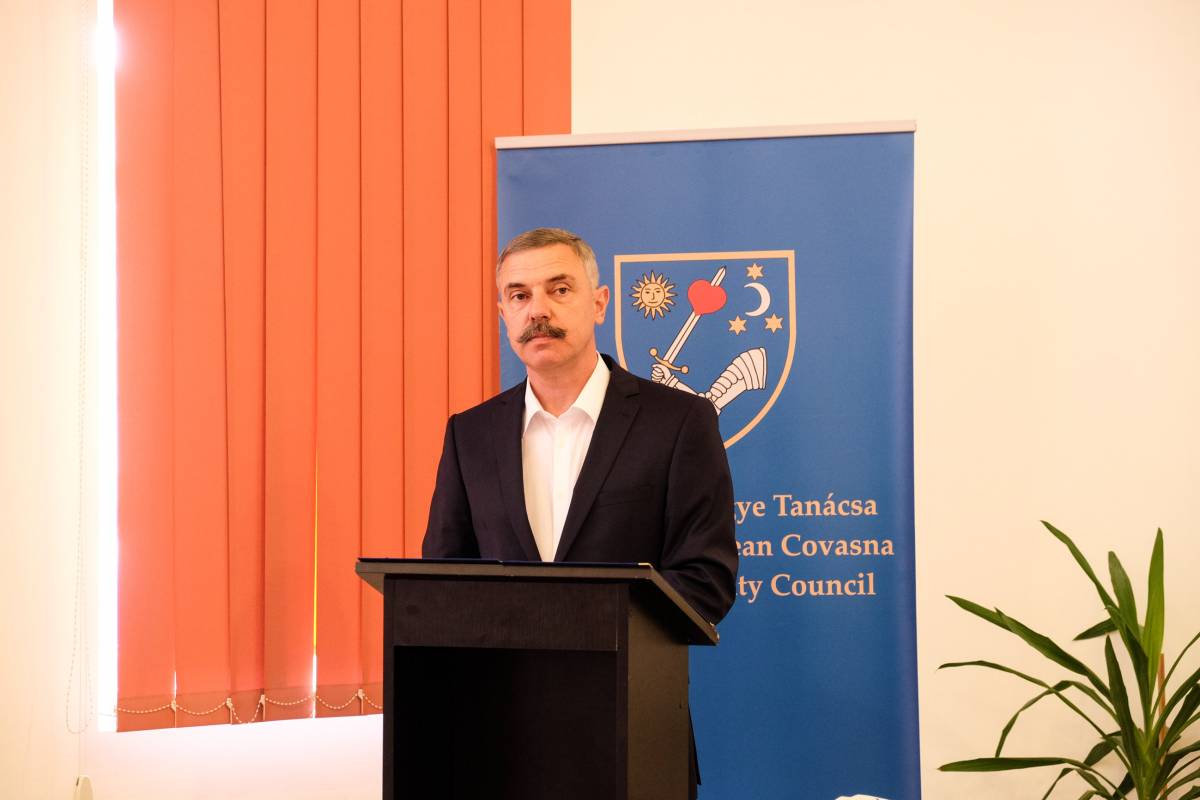 Tamás Sándor. Fizetnek, hogy ne kelljen még többet fizetniük 