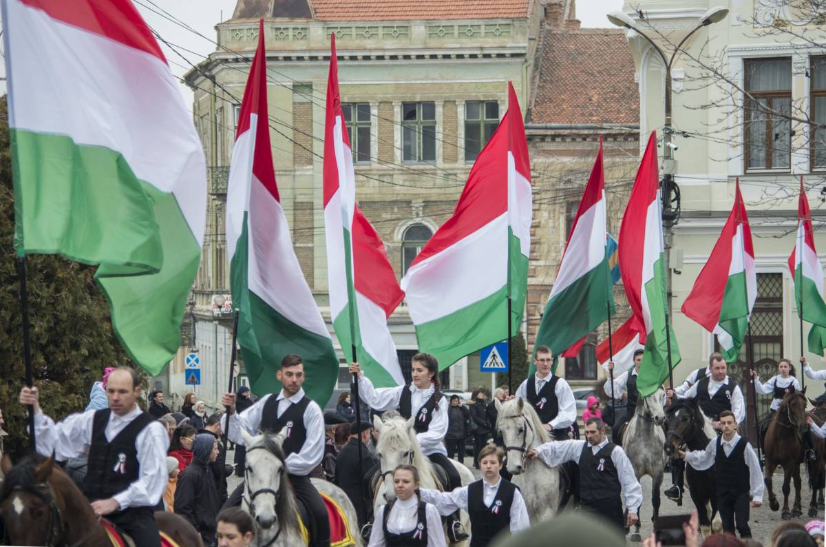 Március 15-i felvonulás Kézdivásárhelyen •  Fotó: Tofán Levente