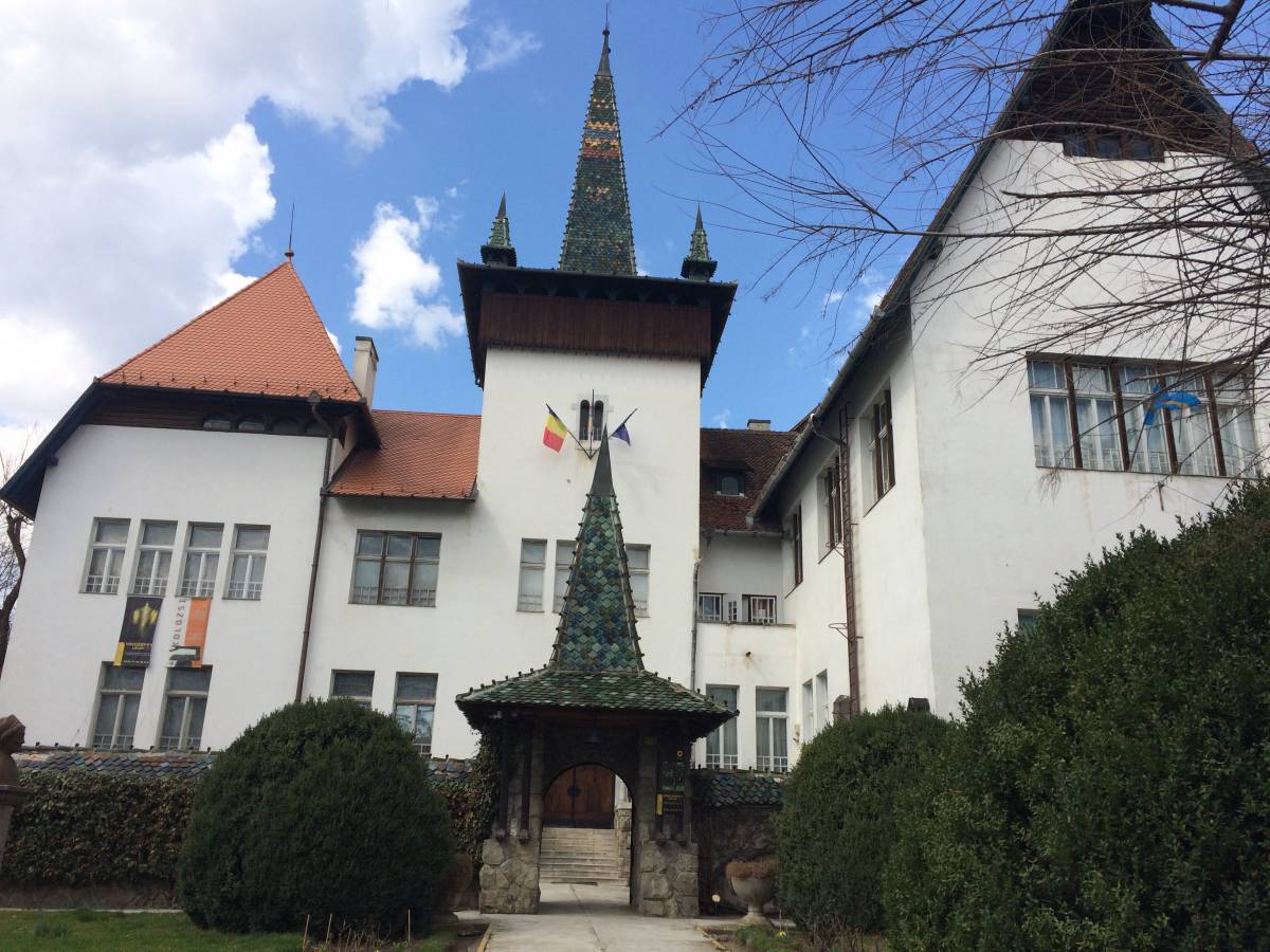 A Székely Nemzeti Múzeum épülete. Felújítás előtt &bullet;  Fotó: Bíró Blanka