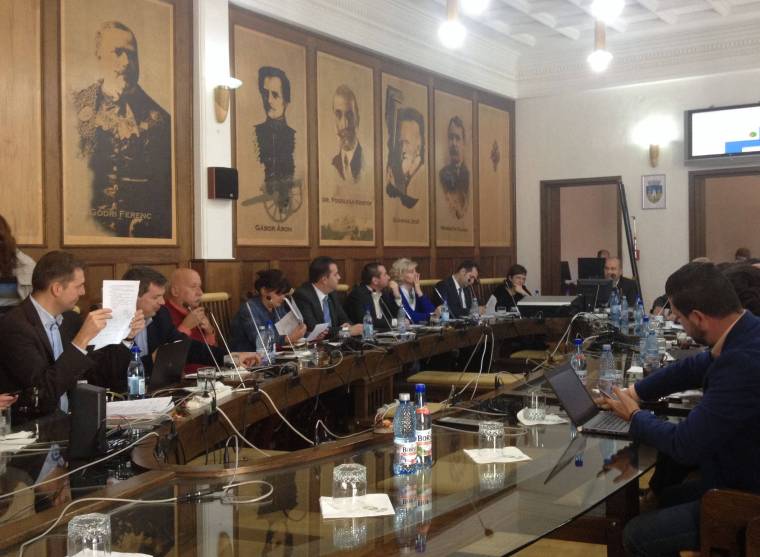 Elszabadultak az indulatok a képviselő-testületben a sportbázis miatt