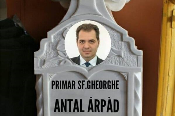 Sírkövet „gyártottak” Sepsiszentgyörgy polgármesterének