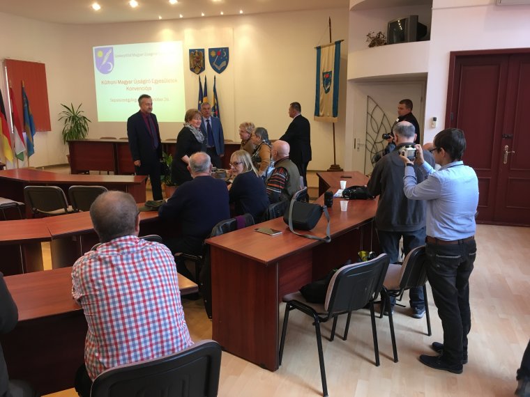 A külhoni magyar újságírók közös feladatai