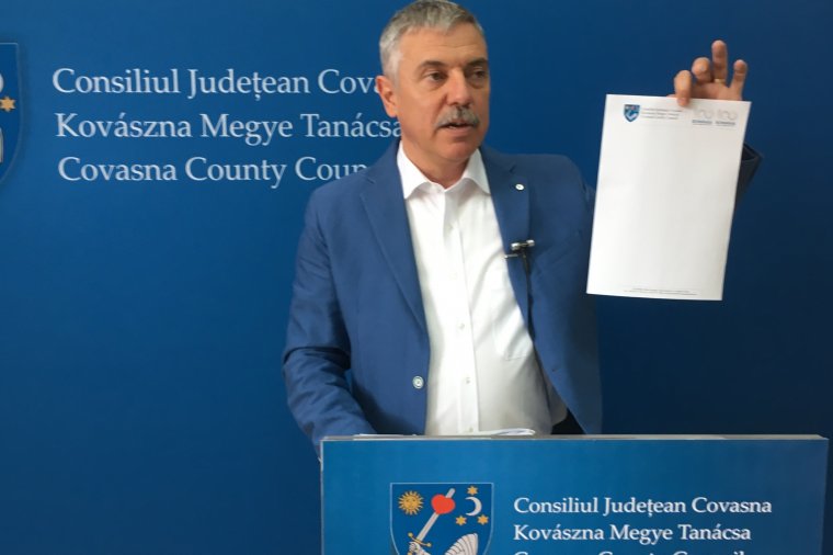 Elutasították Tanasă keresetét, használható a háromnyelvű fejléc