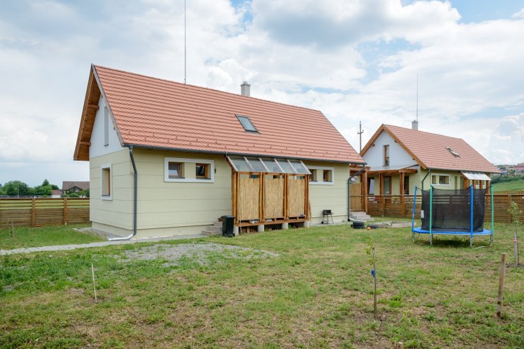 Fiatal családoktól félti a katonaság földjét a román képviselő