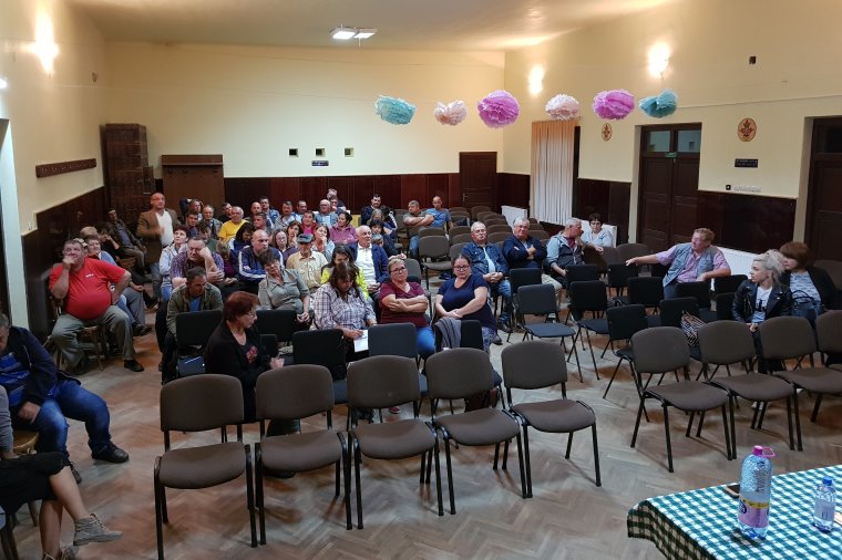 Otthont teremtettek volna tizenkét árvának, de a helyi közösség „bajtól” tartva elutasította
