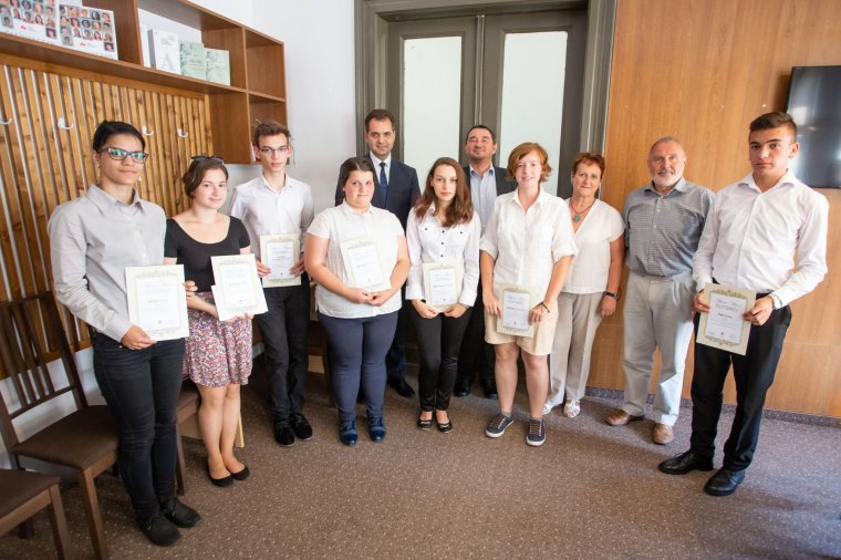 Átadták az Albert Álmos-ösztöndíjakat Sepsiszentgyörgyön