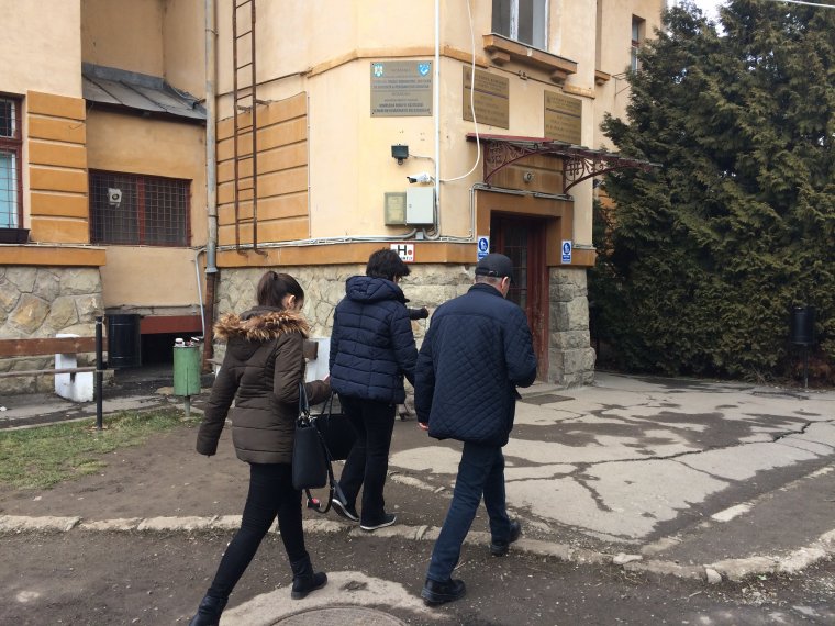 Petíciókkal bombázzák a háromszéki prefektust a gépjárműbeíratási nehézségek miatt