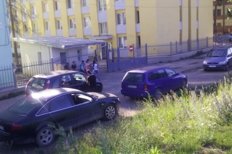 Sorompót kérnek a szociális tömbház lakói saját biztonságuk érdekében