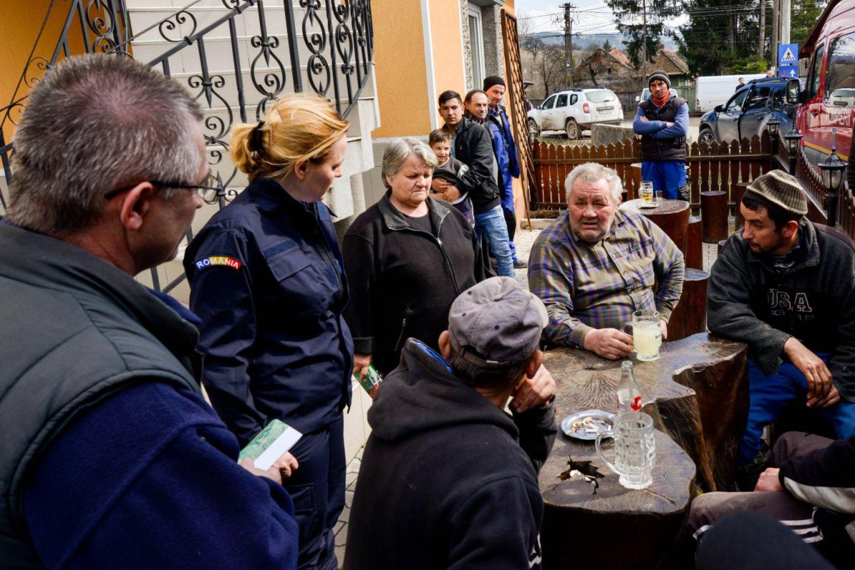 Miniszteri látogatás a háromszéki Köpecen. Archív •  Fotó: Carmen Dan Facebook-oldala