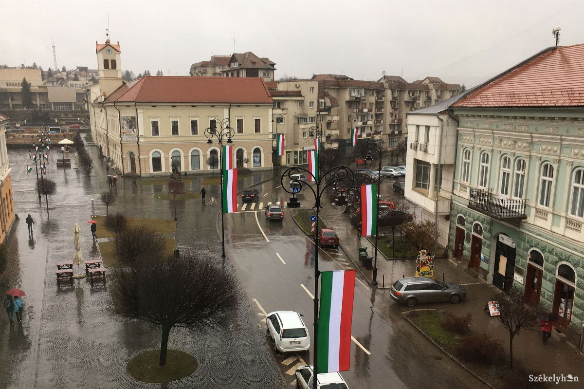 Benkő Erika szerint a prefektus intézkedésével megsértette a magyarságot •  Fotó: Bíró Blanka