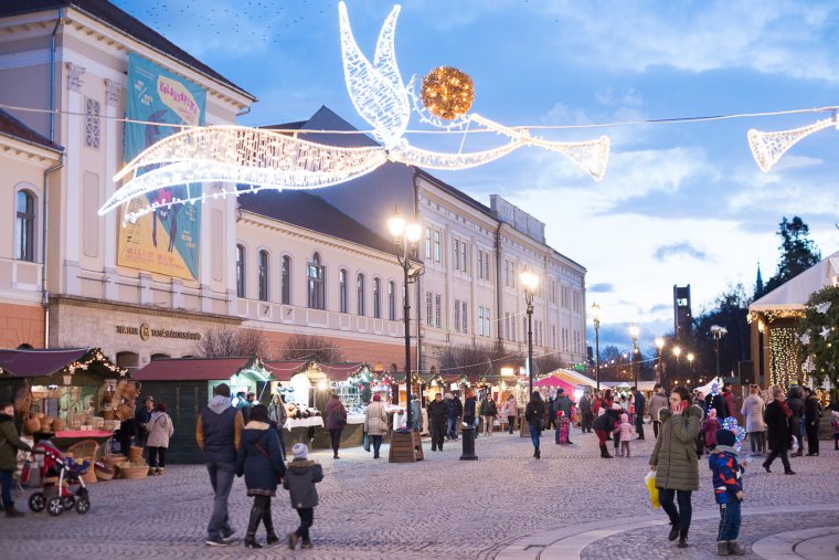 Kilencszáz gyerekfellépő, hatvan termelő a sepsiszentgyörgyi karácsonyi vásáron