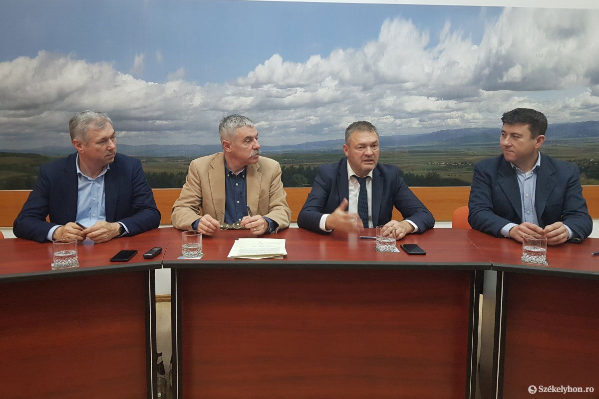 Balról: Péter Ferenc, Tamás Sándor, Alexandru-Adrian Gabor és Borboly Csaba •  Fotó: Bíró Blanka