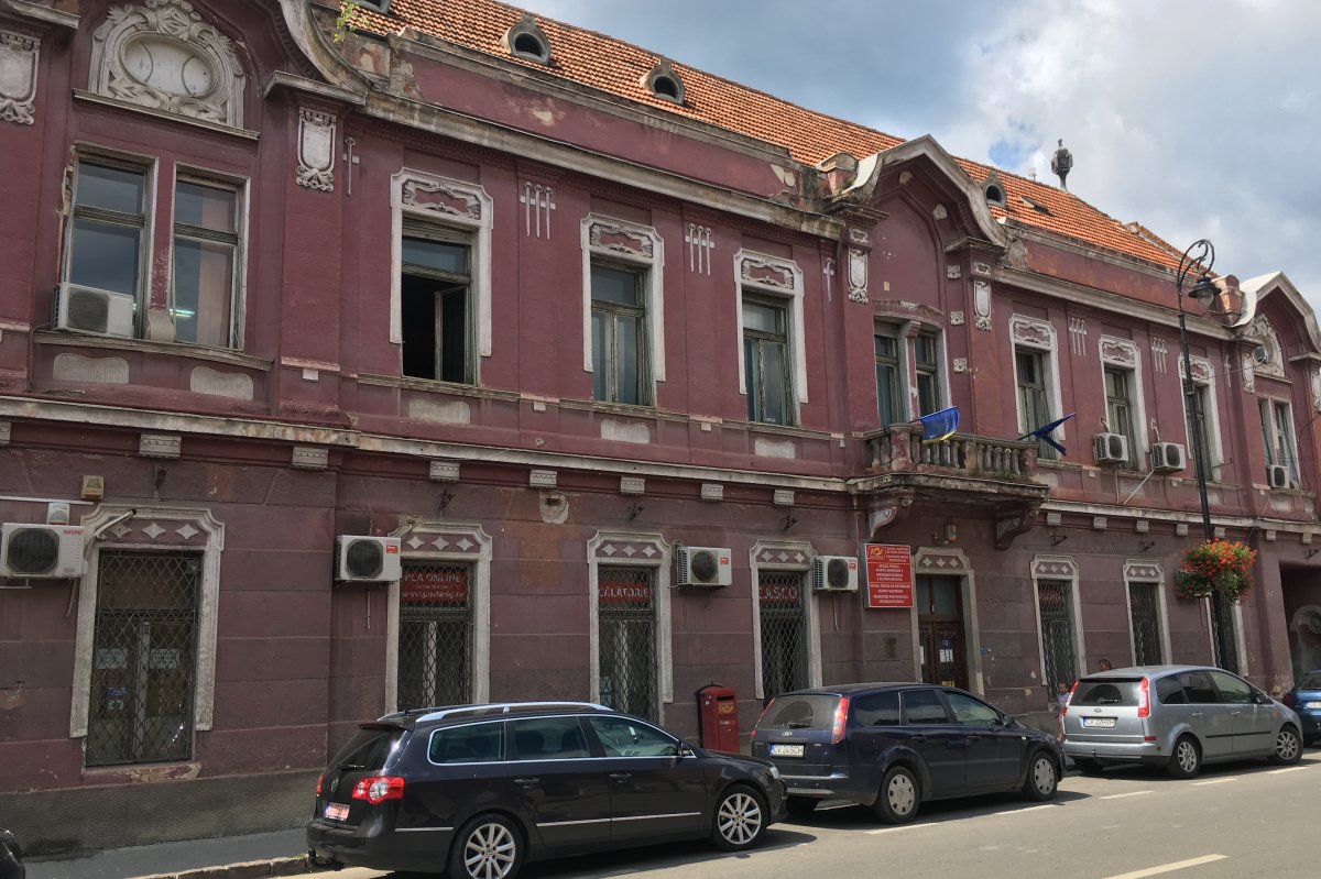 A Román Posta tulajdonában levő belvárosi műemléképületre is hanyagadót vetnek ki. Archív •  Fotó: Bíró Blanka