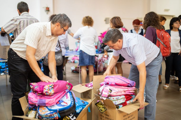 Idén is segíti iskolatáskával a külhoni magyar családokat a Rákóczi Szövetség