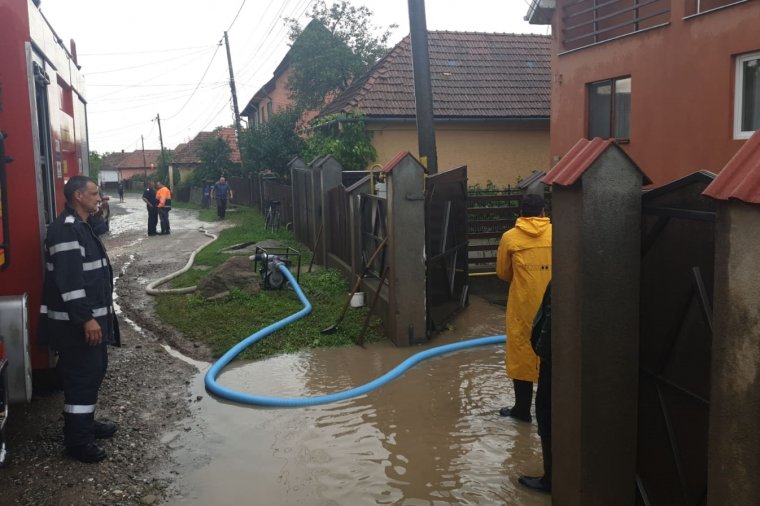 Csaknem kétezer katonai tűzoltó dolgozott a viharok és áradások okozta károk felszámolásán