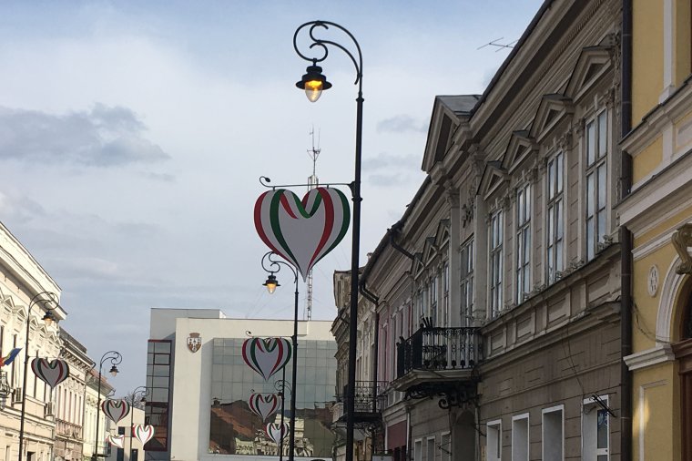 Burkoltan fenyeget a háromszéki prefektus