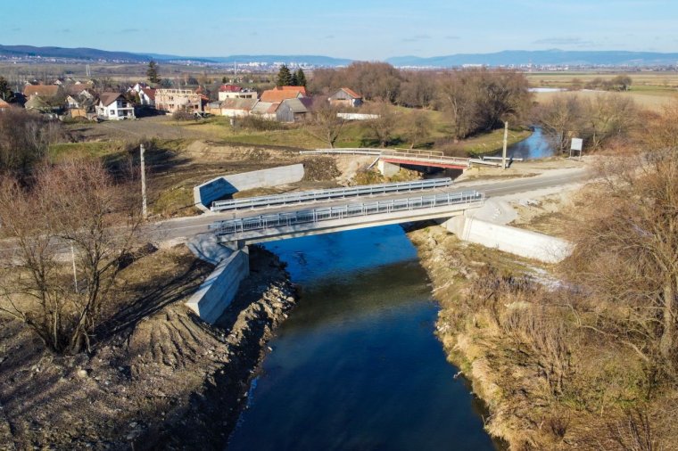 Átadták az új Olt-hidat Illyefalván