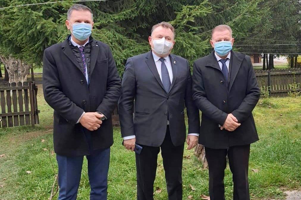 Nelu Tătaru egészségügyi miniszter a háromszéki látogatása során • Forrás: PNL Covasna Facebook-oldal 