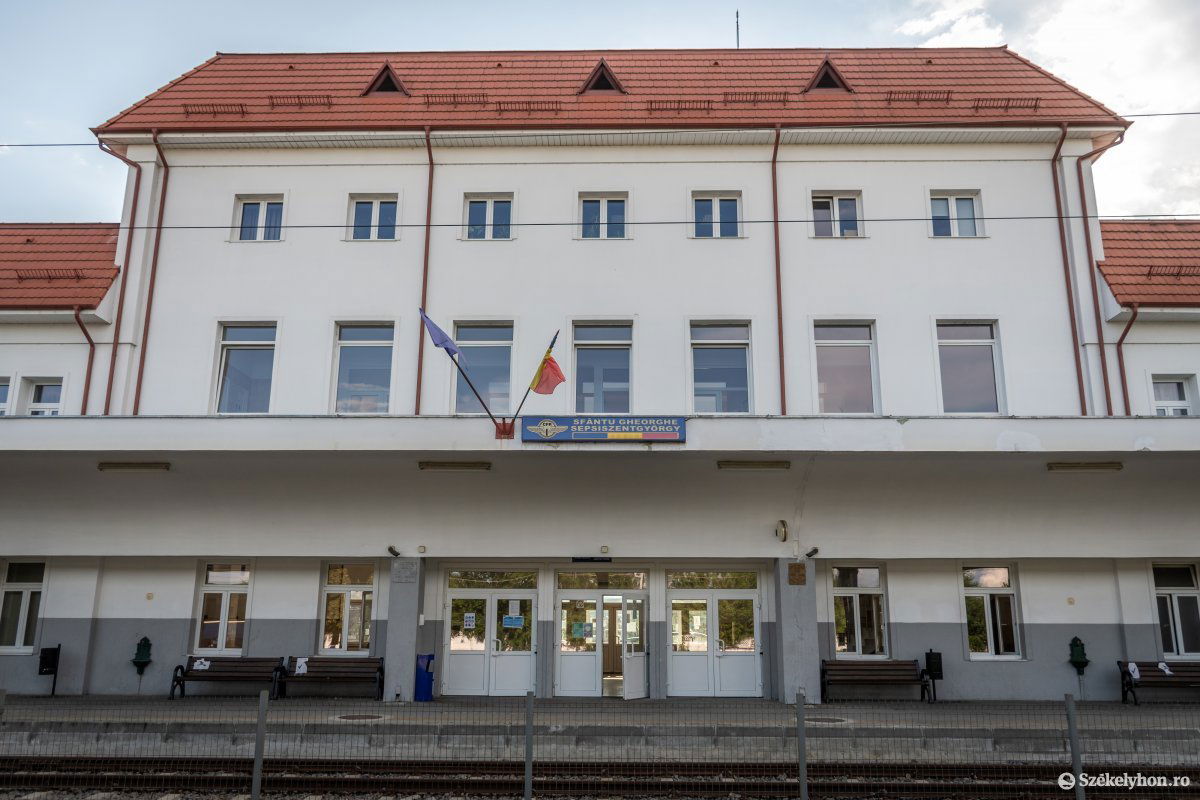 Székelyföld, sepsiszentgyörgyi vasútállomás