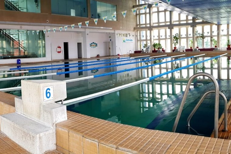 Zavaros az újranyitási szabályzat a strandokra, uszodákra vonatkozóan