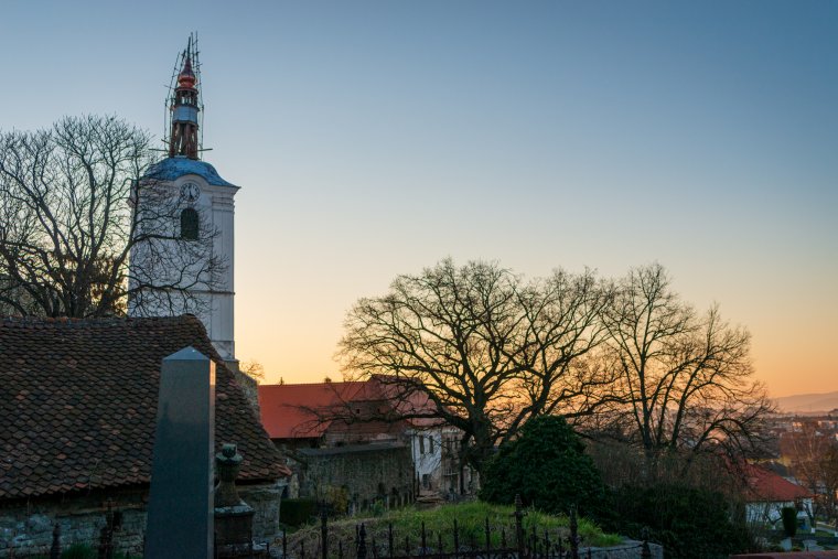 Értékes leletek kerültek elő a sepsiszentgyörgyi Vártemplom toronygombjából