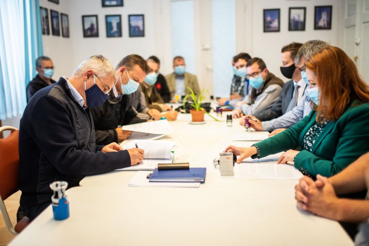 Másfél millió lejjel támogatják az egyházakat Háromszéken