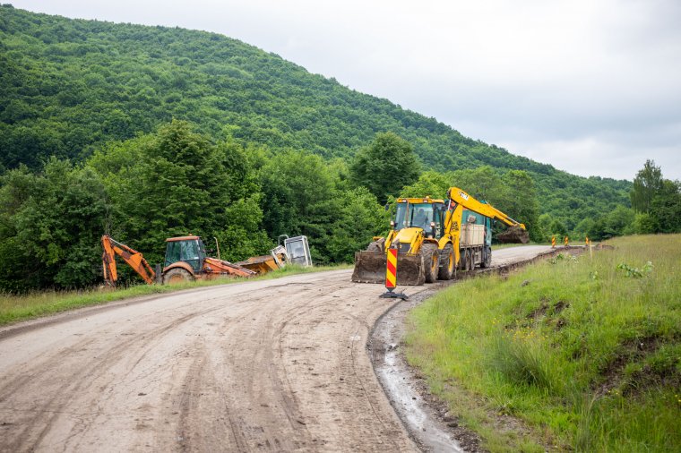 Újítják az utat a Hagymás-tetőn