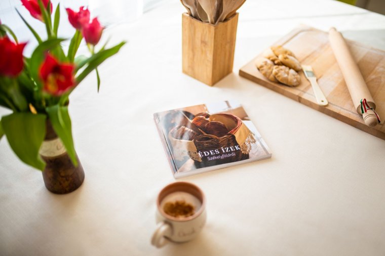 Nemcsak receptes könyv, hanem időutazás, nosztalgiakörút egész Székelyföldön