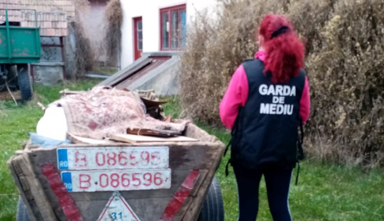 Harmincezer lejes bírságot szabtak ki egy szekér szemétért