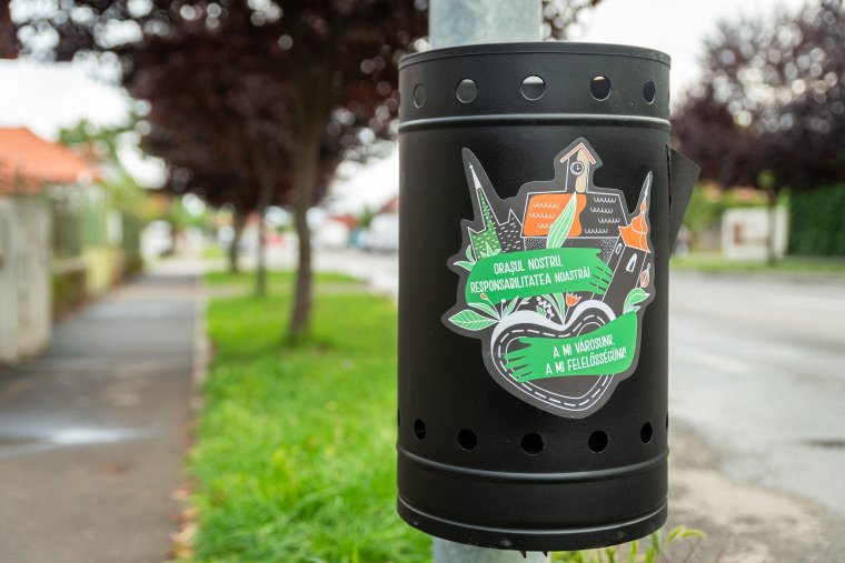 Hatszáz utcai szemeteskosarat helyeznek ki Sepsiszentgyörgyön