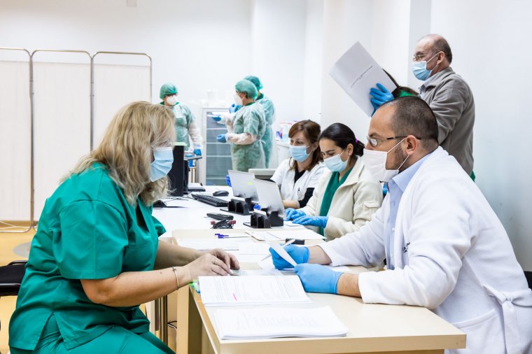Már több mint 300 ezren feliratkoztak a koronavírus elleni oltásra az immunizáció második szakaszában