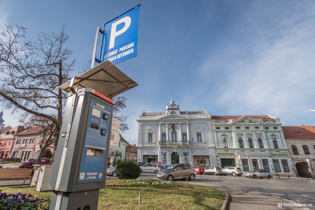 Applikációval, készpénzzel és érintős bankkártyával egyaránt lehet majd parkolási díjat fizetni Kézdivásárhelyen. Archív •  Fotó: Pinti Attila