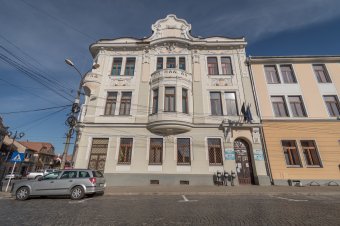 „Etnikai alapú diszkrimináció” miatt kell bírságot fizetnie a kézdivásárhelyi polgármesteri hivatalnak
