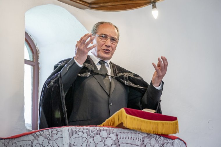 A húsvét öröme nem zárható be a templom falai közé – Kovács István unitárius püspök pásztorlevele