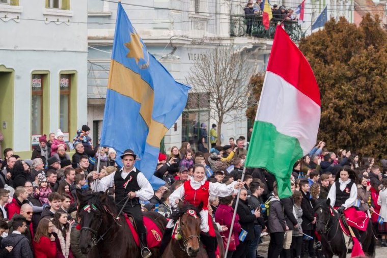 Közel tízezren vonultak fel a kézdivásárhelyi március 15-i ünnepségen