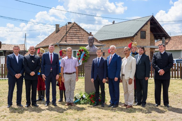 Szobrot állítottak az egykori Háromszék vármegye híres főispánjának