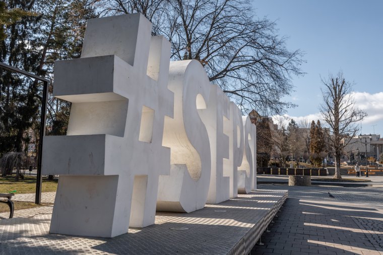 Egyre nagyobb szükség van parkolóházra Sepsiszentgyörgyön