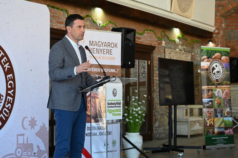 Leváltaná Tánczos Barna környezetvédelmi minisztert az USR